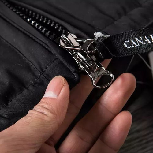 即刻開拍 兩色齊發 高密防水大鵝羽絨馬甲，功能性與工藝的完美結合